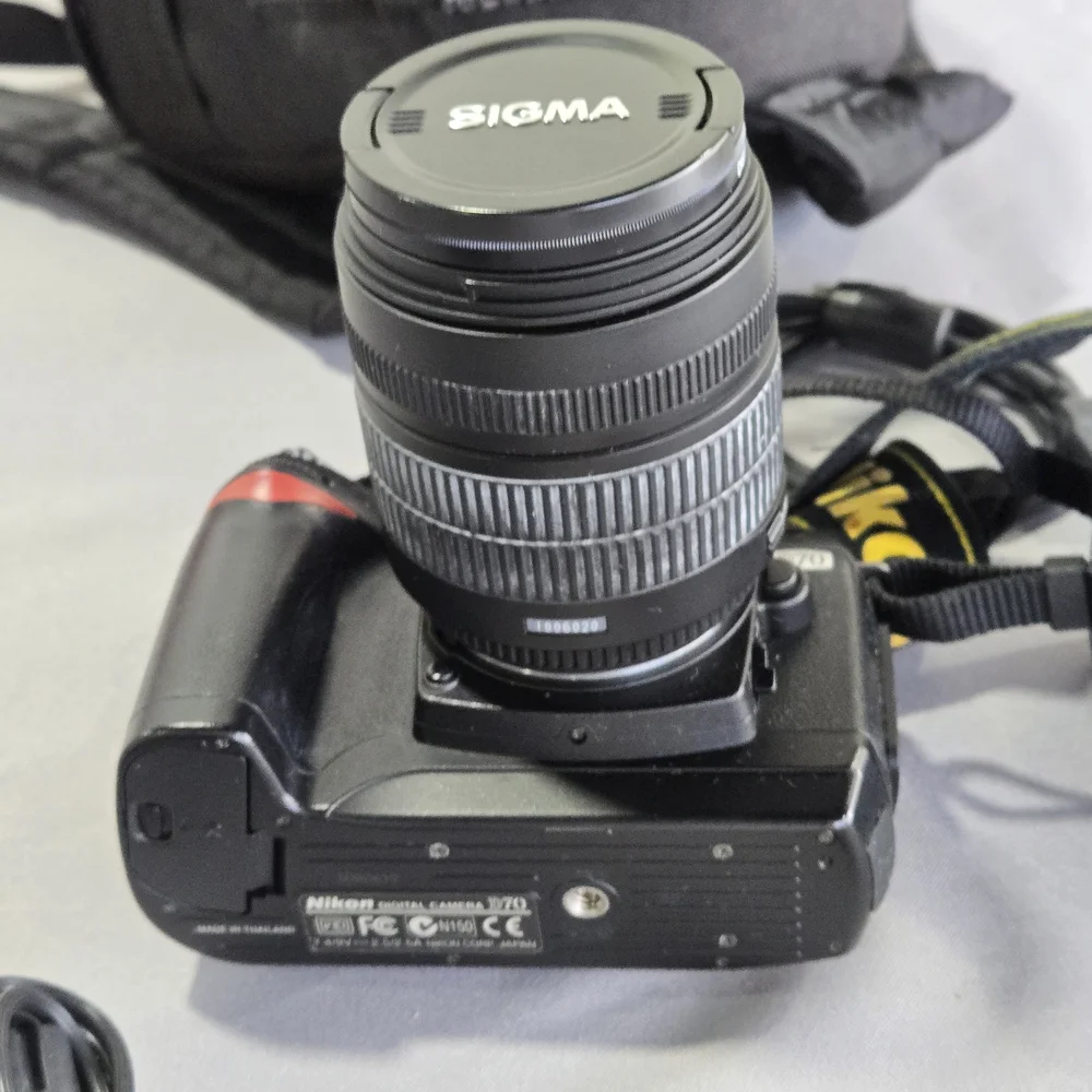 NIKON D70 DIGITAL CAMERA, Sigma ZOOM 28-300 LENS, Battery, Charger, Case, Strap